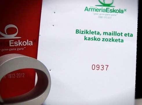 937 zenbakiarentzat Armeria Eskolako bizikleta