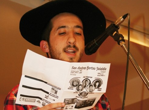 Abadiñoko Eñaut Uruburuk irabazi du San Andres bertso-paper lehiaketa