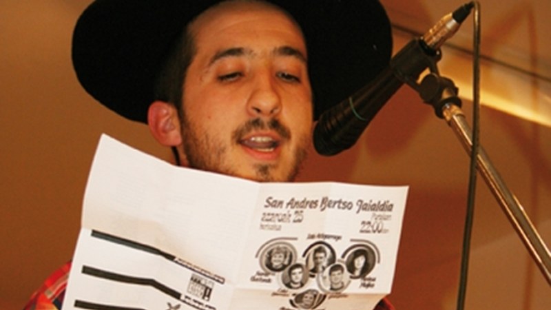 Abadiñoko Eñaut Uruburuk irabazi du San Andres bertso-paper lehiaketa