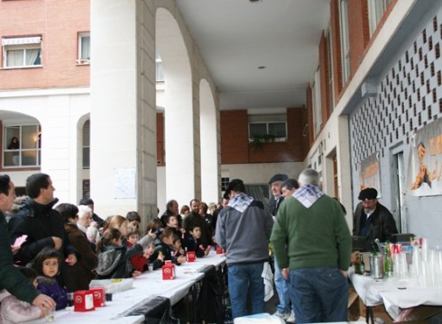 Abontzatomasak, elikagaien bankuari laguntzeko