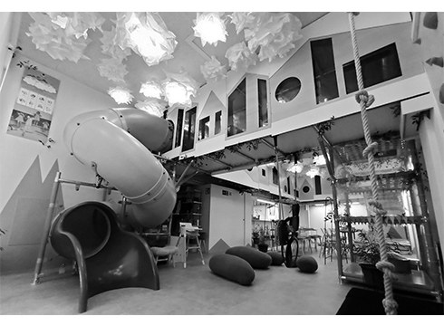 Adarabar, mundu baten sorrera