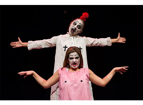 ‘Adela eta Martirio Bernarda Albaren etxean’ antzeztuko dute bihar Coliseoan