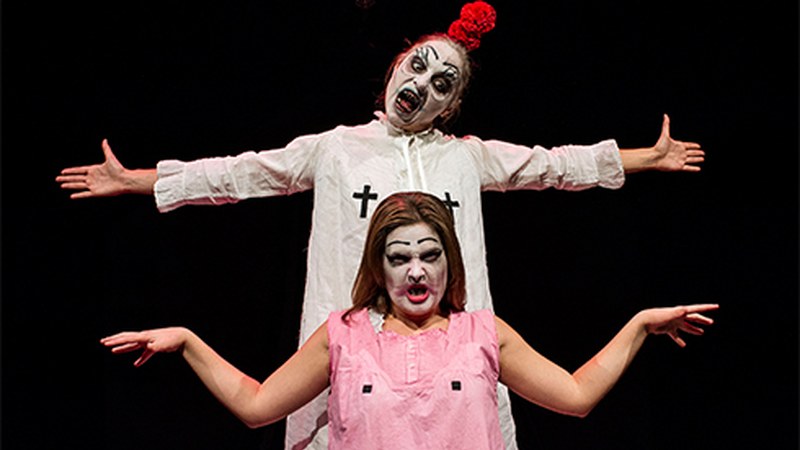 ‘Adela eta Martirio Bernarda Albaren etxean’ antzeztuko dute bihar Coliseoan