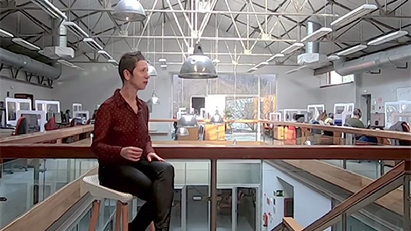 Adenobirusetan oinarritutako txertoak nola funtzionatzen duten azaldu digu Ana Galarragak