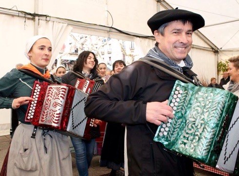 Adolfo Jainaga soinujole eta irakaslea omenduko dute gaur Mallabian