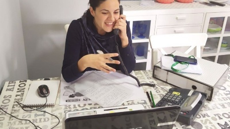 AECC Gipuzkoak telefono eta bideo-kontsulta bidezko laguntza indartu du