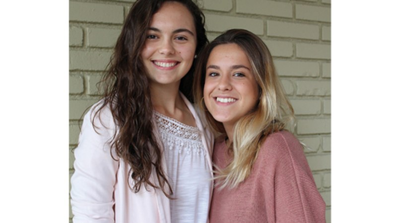 Agurtzane Moro eta Andrea Garcia: «Balleta txikitatik barruan sartzen zaizun zaletasuna da»