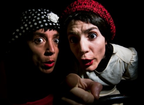 Ainhoa Alberdi, antzezlea: "Barrea eragiteko magia berezia dauka antzezlan honek"