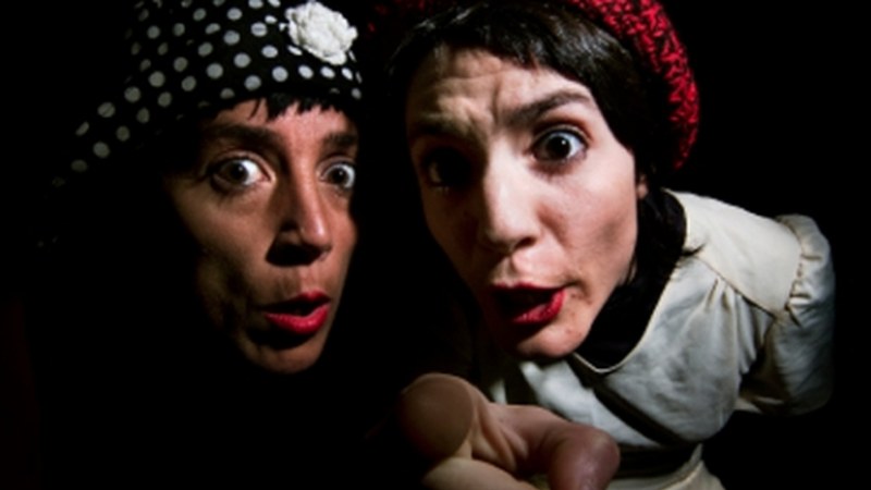 Ainhoa Alberdi, antzezlea: "Barrea eragiteko magia berezia dauka antzezlan honek"