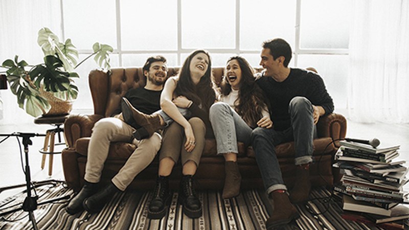 Ainhoa Arroitajauregi, musikaria: “Euskarazko abestiak egiteko gogoa dugu”