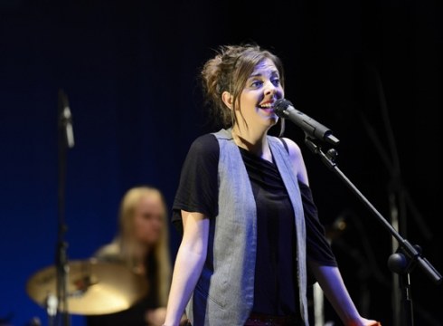 Aintzane Crujeiras, antzezlea: "Umeek eurendako sortutako musika entzutea eskertzen dute"