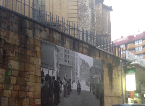 Lehengo Eibar erakusten duten beste hiru argazki handi ipini dituzte herriko kaleetan