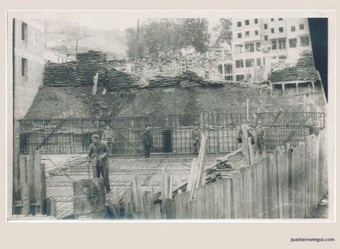 Aintzinako Eibarko argazkien erakusketa bihartik aurrera Untzagako jubilatu etxean