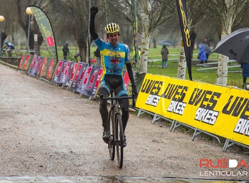 Aitor Hernandezek bi garaipen eskuratu ditu asteburuan