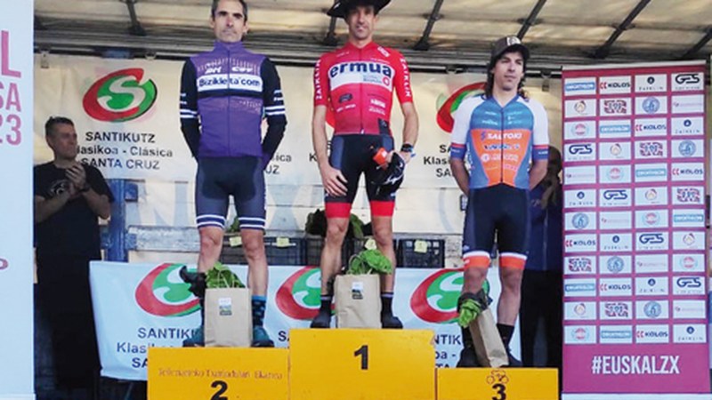 Aitor Hernandezek ziklo-kros denboraldiko hirugarren garaipena lortu zuen Legazpin