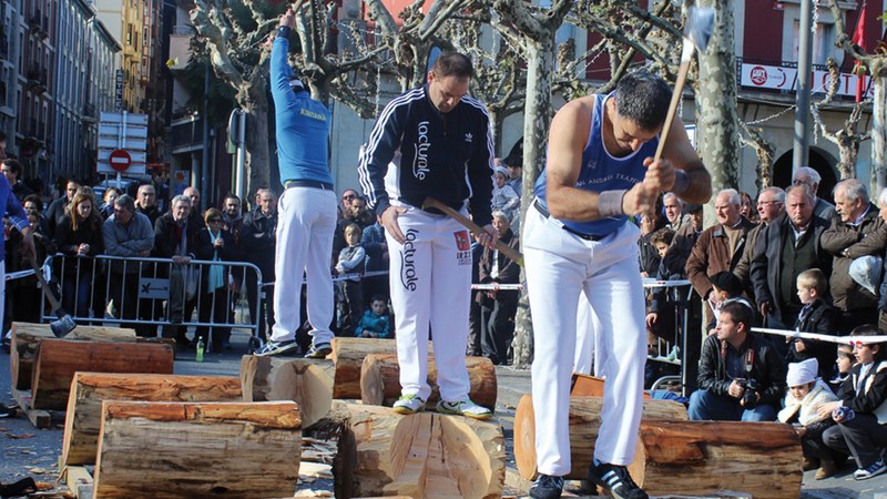 Aizkolarien arteko jaialdia izango da San Andres egunean Errebal Plazan