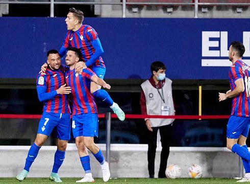 Aketxeren gol zoragarri batekin promozioko kanporaketa alde jarri zaio Eibar KE-ari domekara begira