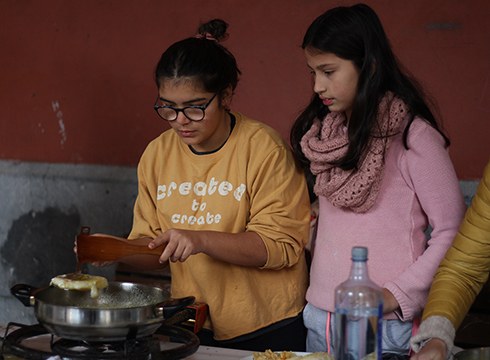 Alaitz Zabalak eta Sabrina El Ayadik jantzi zuten txapela Eskolarteko Bakailao Txapelketan
