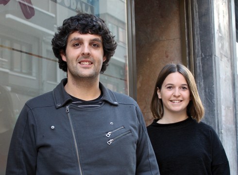 Alazne Agirre eta Aitor Basurto (gizarte hezitzaileak): “Bazterketa soziala izateko arriskuan dauden gazteei laguntzen diegu”