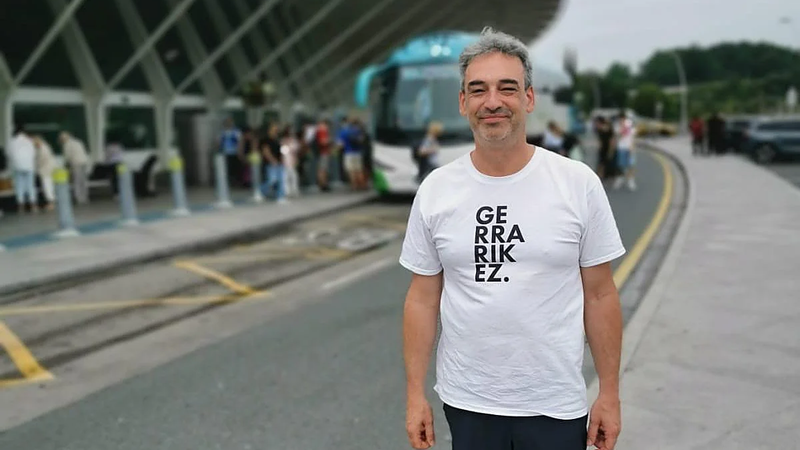 Alberto Villarreal: “Gerraren basakeriaren aurrean gelditzen zaigun baliabide bakarra osasun-sistema da”
