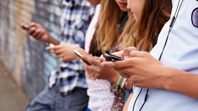 cell-phone-safety-tips-for-kids-tweens-and-teens