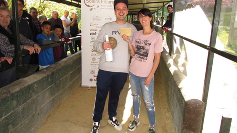 Alex Campos bolariak jaso du aurtengo Kirol Saria hiru-txirlo modalitatean