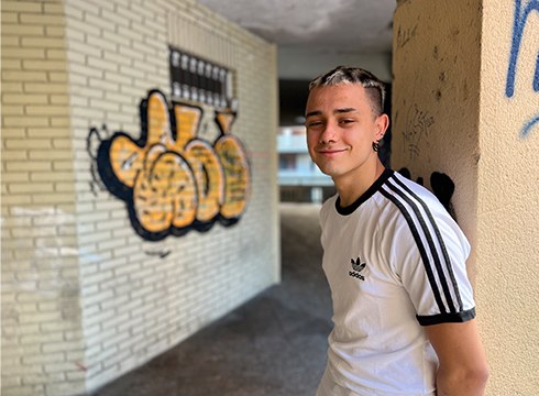 Alex Davies, musikaria: “Gasteizeko jazzaldian jo dugu, flipatzen nago”