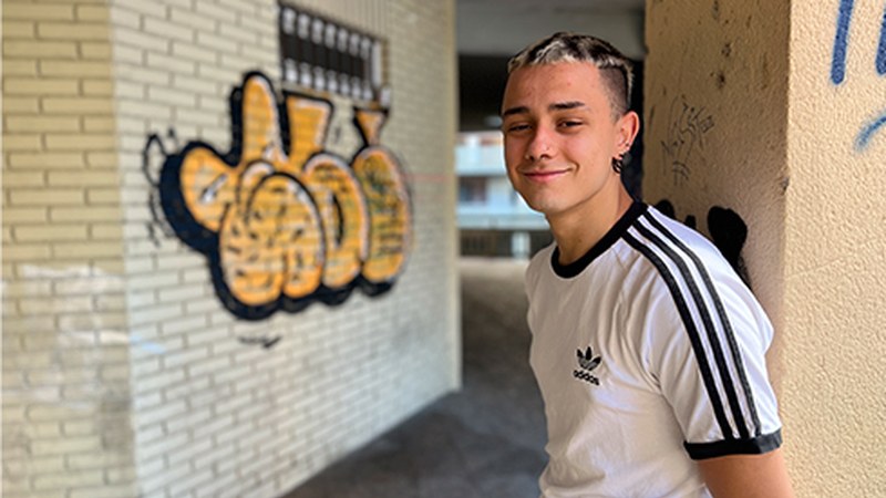 Alex Davies, musikaria: “Gasteizeko jazzaldian jo dugu, flipatzen nago”