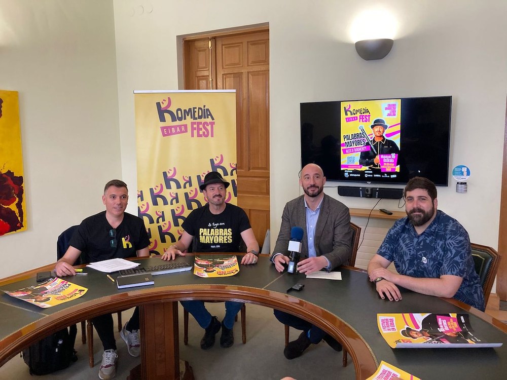 Alex O’Dogherty umoregilearen ikuskizunak emango dio hasiera gaur Komediafest jaialdiari