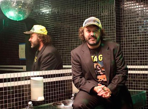 Alex Tello: “Fikzio istorioa da, baina Suak bizitzen duenaren esentzia Su Ta Garren diskoetan dago”