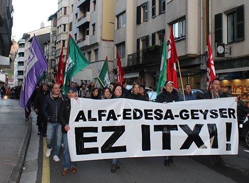 Alfa, Edesa eta Geyser ez ixteko eskatu dute beharginek gaur arratsaldean egin duten manifestazioan