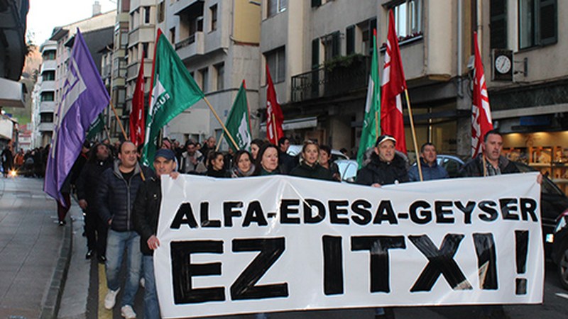 Alfa, Edesa eta Geyser ez ixteko eskatu dute beharginek gaur arratsaldean egin duten manifestazioan