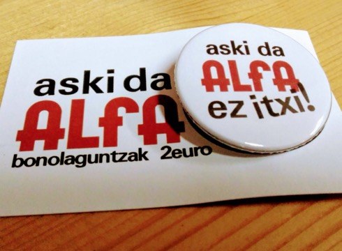 Alfako langileei babesa azaltzeko sinadurak biltzen eta bono-laguntzak saltzen hasi dira