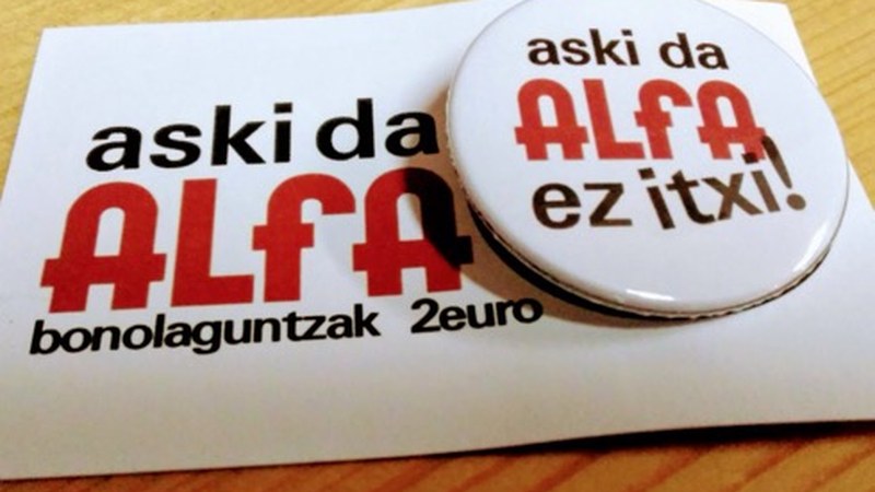 Alfako langileei babesa azaltzeko sinadurak biltzen eta bono-laguntzak saltzen hasi dira