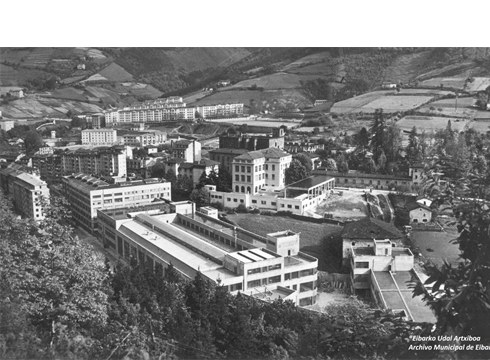 Alfaren sorreraren mendeurrena (1920-2020) gogoratzeko argazki handi bat jarriko da Legarre 19ko horman