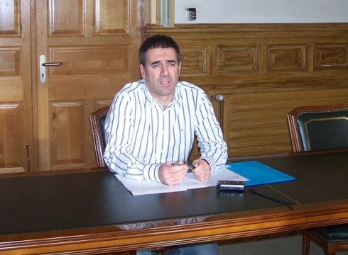 Alkatea pozik dago auzoetako bilerekin