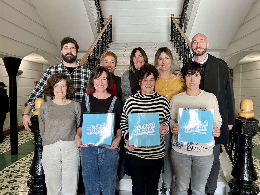 Altxau Burua taldea sortu dute teknologiaren erabilera arduratsua eta osasuntsua sustatzeko