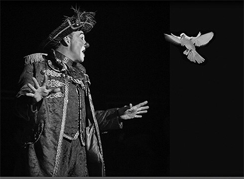 Alvaro del Val argazkilarien lanekin bi erakusketa zabaldu ditu Klub Deportiboko Argazki Taldeak