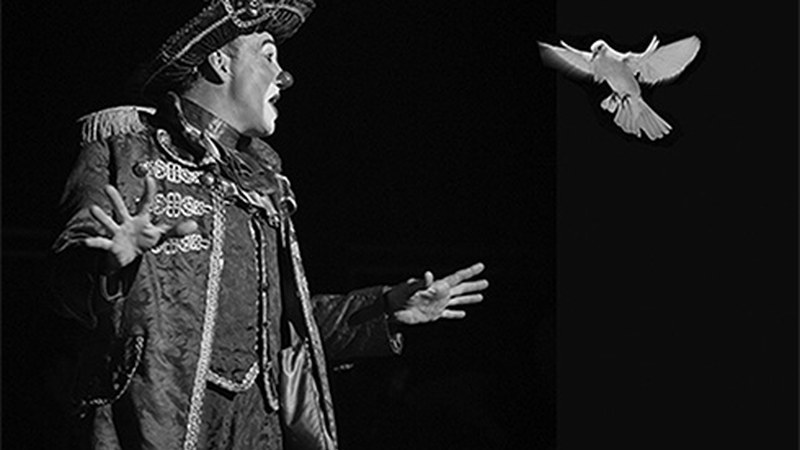 Alvaro del Val argazkilarien lanekin bi erakusketa zabaldu ditu Klub Deportiboko Argazki Taldeak