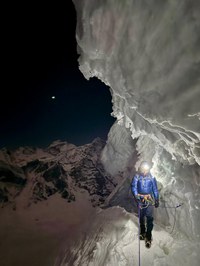 Ama Dablameko gailurra iritsi du Fernando Errekalde mendizaleak Ama Dablameko gailurra iritsi du Fernando Errekalde mendizaleak