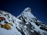 Ama Dablameko gailurra iritsi du Fernando Errekalde mendizaleak Ama Dablameko gailurra iritsi du Fernando Errekalde mendizaleak