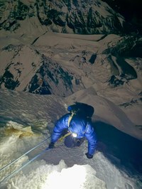 Ama Dablameko gailurra iritsi du Fernando Errekalde mendizaleak Ama Dablameko gailurra iritsi du Fernando Errekalde mendizaleak