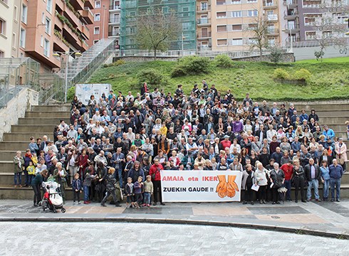 Amaia Agirregabiria eta Iker Rokandiori babesa azaltzeko ekitaldiak jendetza bildu du Txaltxa Zelaian