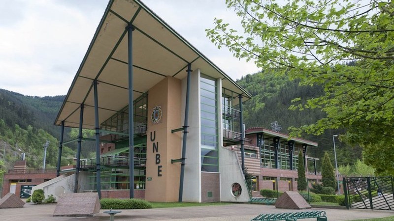 Amaitu da Ipurua eta Unbeko kiroldegietako atezainen greba