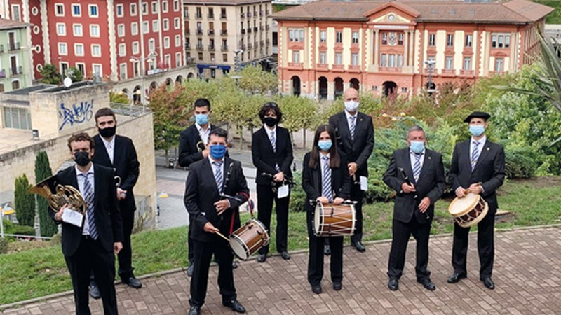 Amaña auzoan kalejiran irtengo da Usartza Txistulari Banda igande goizean