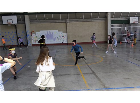 Amaña eskolako ikasleek ‘Azeriak, oiloak eta sugeak’ izeneko jolasa proposatu digute