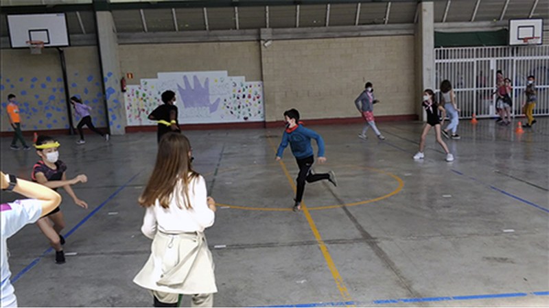 Amaña eskolako ikasleek ‘Azeriak, oiloak eta sugeak’ izeneko jolasa proposatu digute