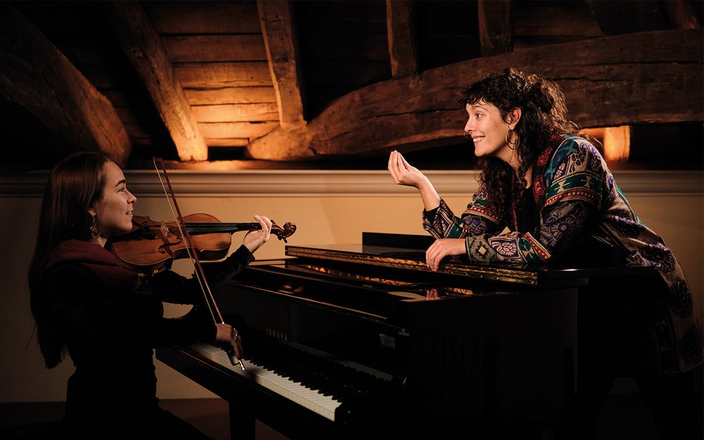 Ameli ipuin-kontalaria: “Oso gazte maitemiendu nintzen kontalaritzarekin eta, kontalari gisa ere, hala jarraitzen dut”