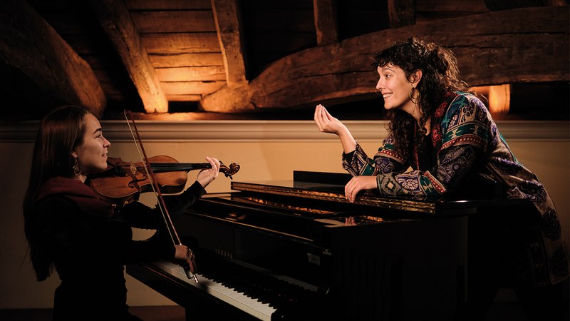 Ameli ipuin-kontalaria: “Oso gazte maitemiendu nintzen kontalaritzarekin eta, kontalari gisa ere, hala jarraitzen dut”