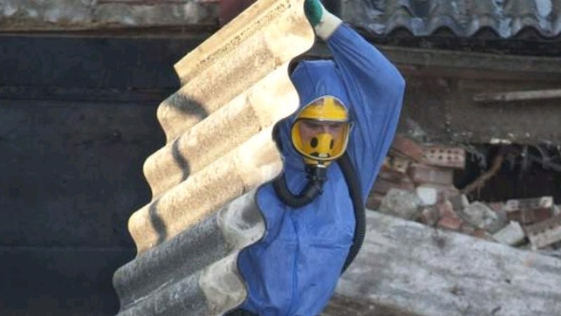 Amiantoaren inguruko hitzaldia egingo dute gaur arratsaldean Ahal Duguren egoitzan